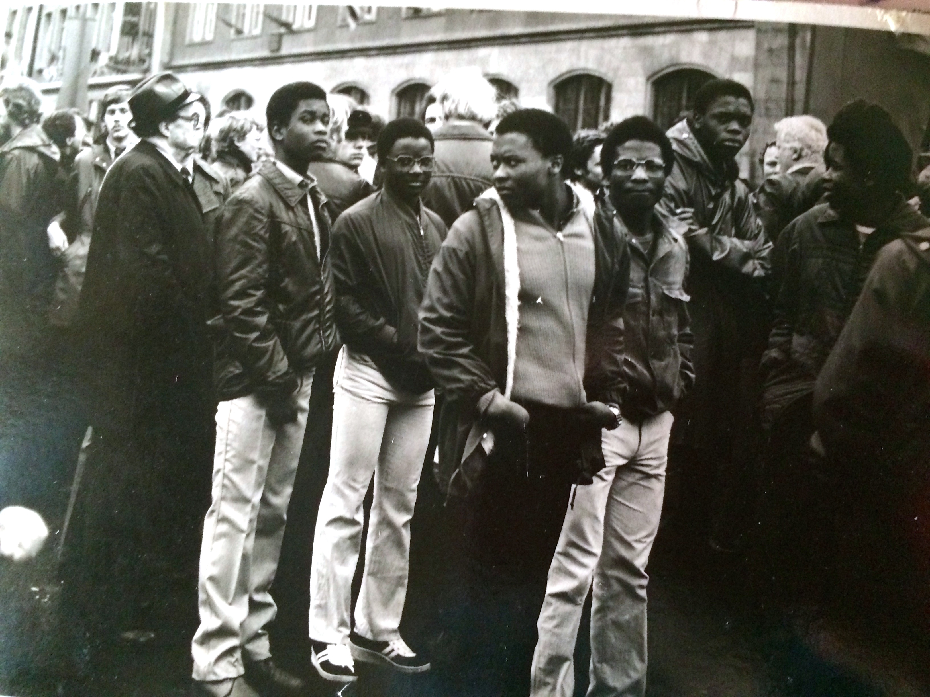 Zwart-wit foto uit jaren tachtig, Mozambikanen in de DDR (foto: privé-archief Jose Candida)